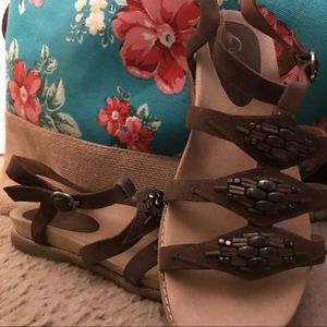 DONATED Earthies Brown Strap Sandals